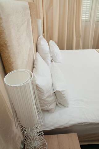 Отель Hotel Astoria Будва Двухместный номер с 1 кроватью или 2 отдельными кроватями-2