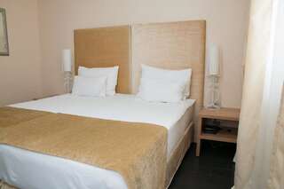 Отель Hotel Astoria Будва Двухместный номер с 1 кроватью или 2 отдельными кроватями-3